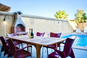 5 dormitorios, 4 baños con piscina privada. - Image 2