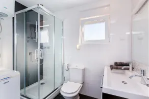 Quiet Modern Apartment · Walk to Center · Medulin - Image 4