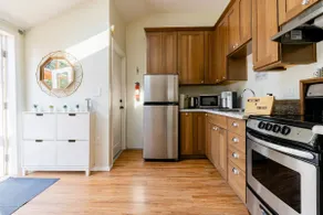 4B2B Home w/Private In-Law Suite - Image 5