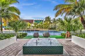 King Suite w balcony-Hosted by Upscale - Image 5