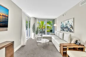King Suite w balcony-Hosted by Upscale - Image 2