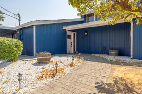 Sunny Retreat-Lake views/HotTub/BBQ/firepit/EV - Image 5