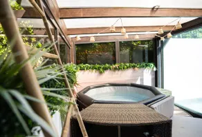 NUXIA Suites&SPA L'Abohème Chic - Image 3