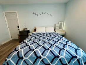 Explorers' Retreat丨Private Studio w Gated Parking - Image 5