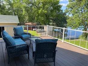 Beautiful Lake Manuella home. - Image 2