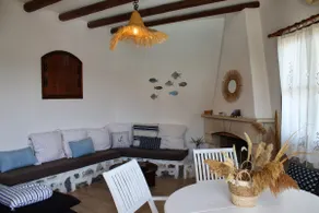 Irida Woodstone House 4 bedrooms shared pool - Image 5