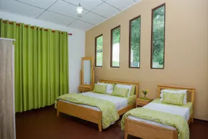 3 BR villa.sleeps 8. near highway.10 min Speedbay. - Image 4
