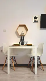 Happy Place - Apartment + Free Parking on Street - Image 5