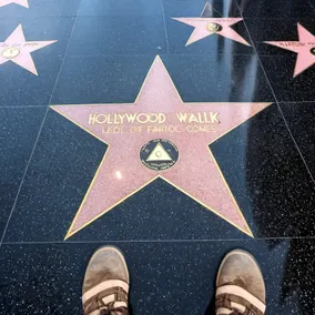 𝕌𝕡𝕤𝕔𝕒𝕝𝕖 𝕋𝕠𝕨𝕟𝕙𝕠𝕦𝕤𝕖 in Trendy LA - Image 3