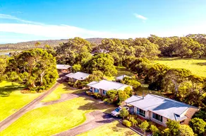 Spring Bay Villa 3 - Image 2