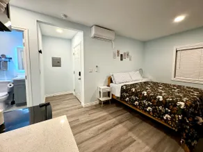 Brand New Beautiful Studio w/ Free Parking - Image 4