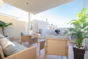 Elegant Suite 4 Near the Beach - Image 4