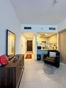 Elegant Studio With City and Marina Views in JVC - Image 3