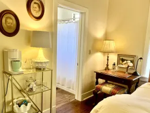 ~Historic Hillstone~ Private Suite - Image 5