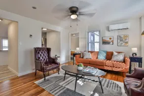 Cozy & Quiet Escape Near Shopping & Restaurants - Image 4