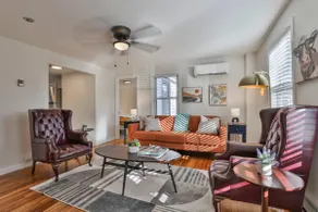 Cozy & Quiet Escape Near Shopping & Restaurants - Image 3