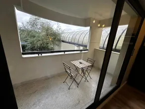 Le Monet – Elegant studio, parking & tram 2 min away - Image 3