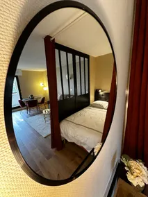 Le Monet – Elegant studio, parking & tram 2 min away - Image 5