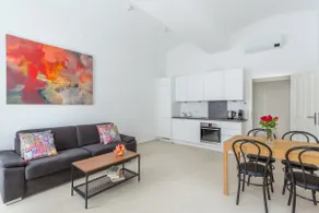 ”Cornelia Street” stylish flat with local flair - Image 4