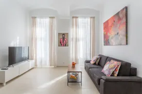 ”Cornelia Street” stylish flat with local flair - Image 2