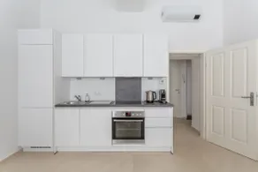 ”Cornelia Street” stylish flat with local flair - Image 5