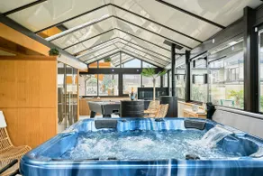 VILLA ARCADIA - Piscine - Spa - Sauna - Cinéma - Jeux d'arcades - Jeux vidéo - Bassin naturel - Jardin - Image 2