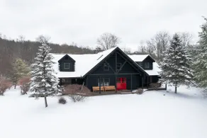 Pinefeather Lodge Nature Escape with Pool & Yoga - Image 5