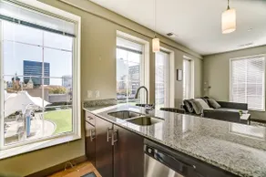 Downtown Park View Apartment - Image 2