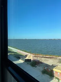 Lake front house - Image 3