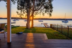 Sand Lake House- Absolute Waterfront Holiday Home at Lake Macquarie - Image 5