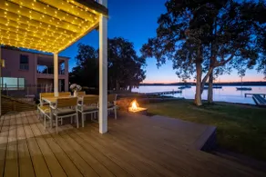 Sand Lake House- Absolute Waterfront Holiday Home at Lake Macquarie - Image 4