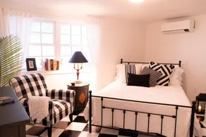 Harbor Hill Inn Cottage - River Walk Suite - Image 2