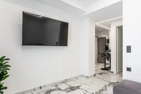 Peaceful Apartment in the Heart of Voula - Image 3