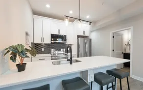 Modern LUX 2BR Apartment in DC w/Patio - Image 4
