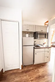 Suite 202 Tiny Loft, Lots of Luxury - Image 2