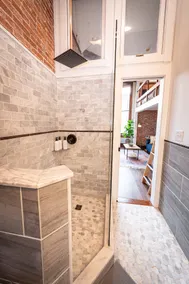 Suite 202 Tiny Loft, Lots of Luxury - Image 3