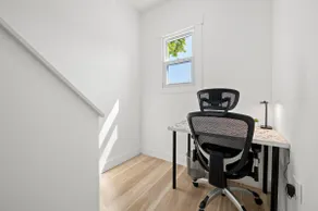 NYC Access 4BR Duplex | Sleeps 10, Free Parking - Image 5