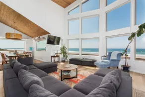 Kraken's Candle Beachfront Home - Image 3