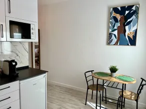 Apartment with Private Rooftop - Image 4