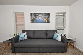 Prime Apt!-By UH/CC/Little Italy - Image 2