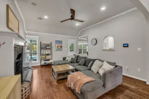 Sparkling Fenced Pool- Walk to Brookside-Spacious - Image 2