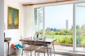 Comfy King Sized Apartment with Great Sea Views! - Image 3