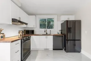 Trendy Downtown Loft Close to Food, Wine & Falls! - Image 2