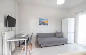 Comfy Beachside Flat with Seaview 2 - Image 3