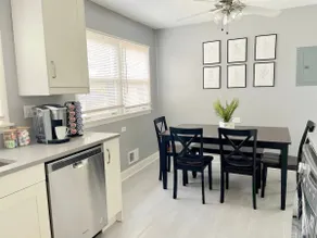 Beautiful 3 bdrm home, 20 min to Naval Base - Image 5