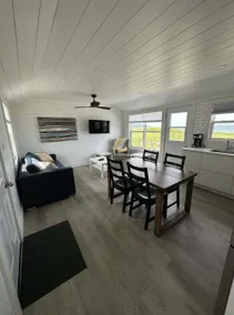 2 bedroom cottage (Q/Q) - Oceanview waterfront - Image 2
