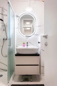 The Luxe Residence, Free parking - Image 5