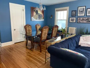 The Aviary: A Sunny, 2nd Floor, Vintage Duplex - Image 5