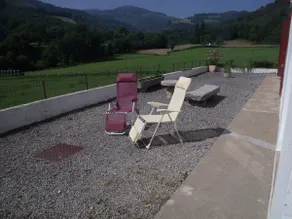 Apartment with outdoor space - Image 4