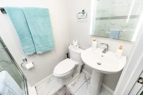 NewAirbnb close to Dt & 24 hr restaurant - Image 5